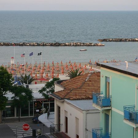 Hotel Ribot Rímini Exterior foto